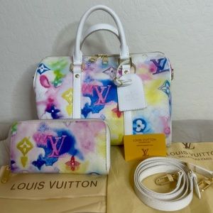 Very Nice M/L sized Purse & Wallet Combo. Not Authentic.